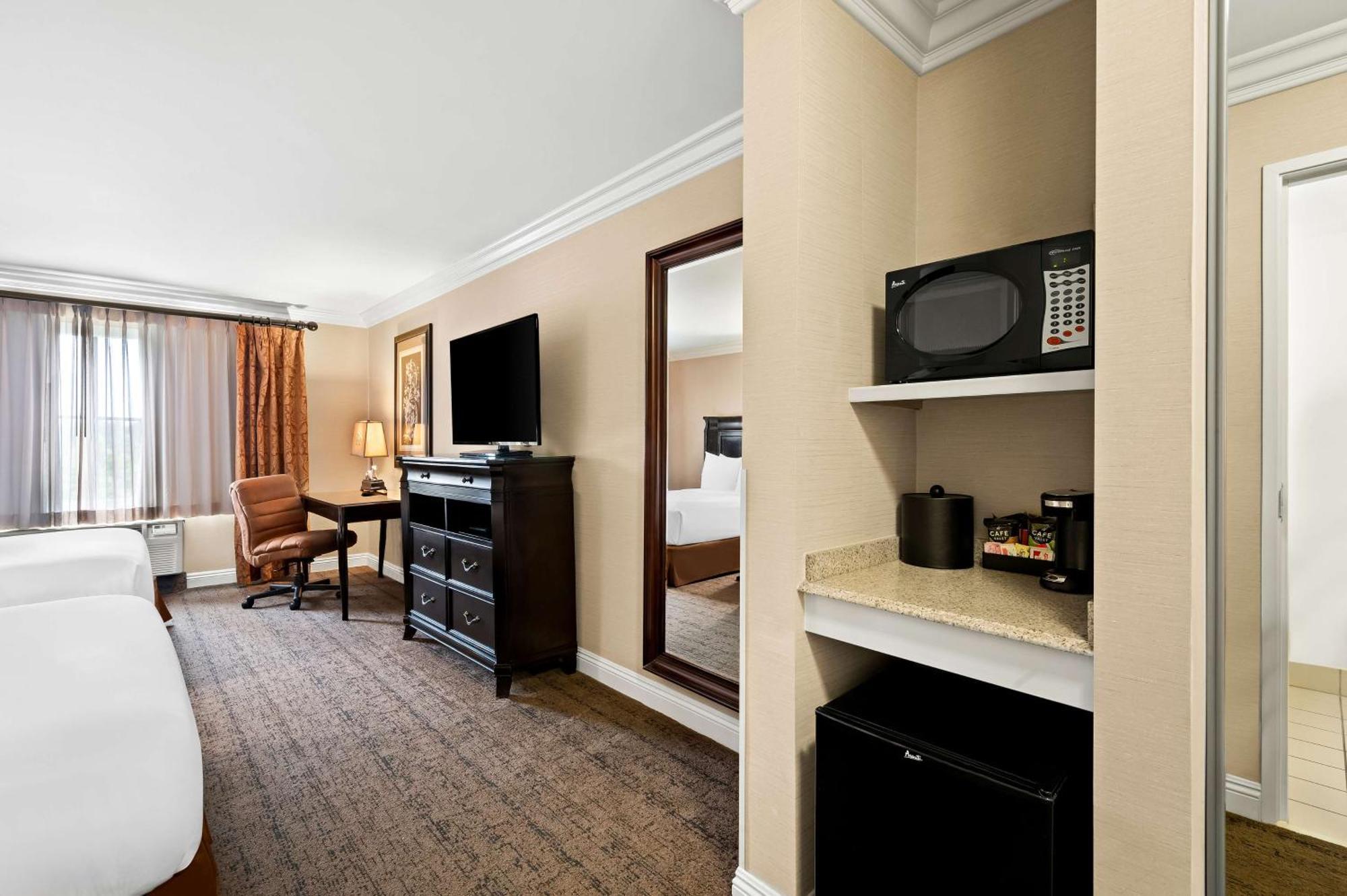 Queen Room with Two Queen Beds - Non-Smoking